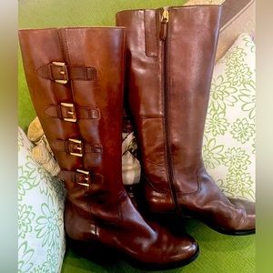 Ecco women’s boots size 41 (10) with calf expansion buckles. Gently used.